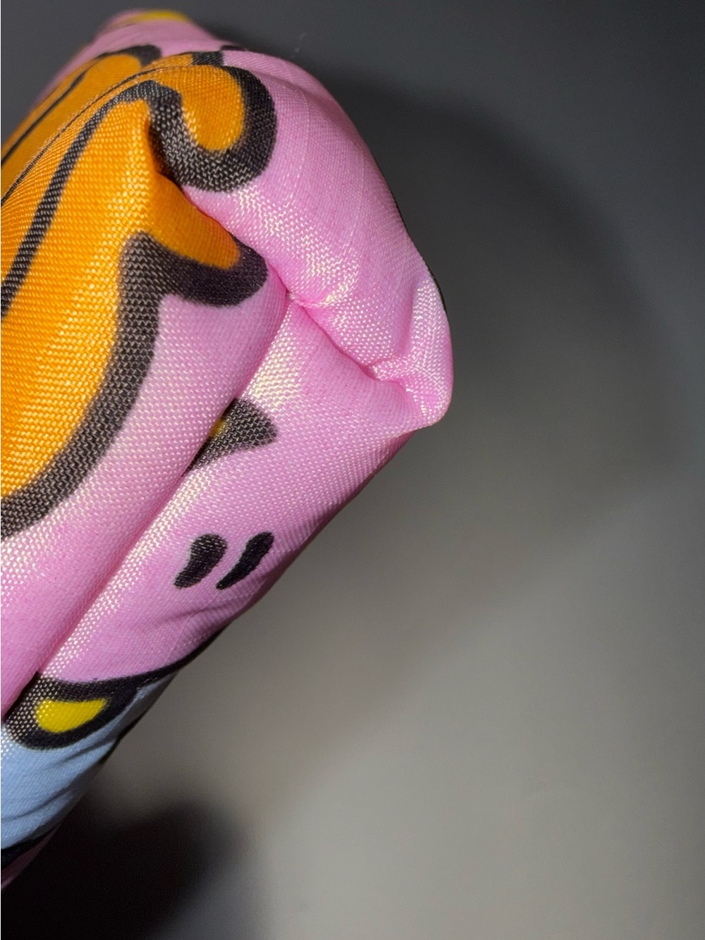 ✨ RARE & SOLD OUT! BAGGU x Keith Haring Puffy Laptop Sleeve in "Pets" ✨ - Picture 5 of 8